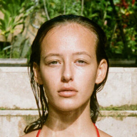 オンリーファンズでオナニーする セクシー裸 画像