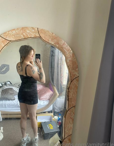 amythrill ポルノスター ヌード 写真