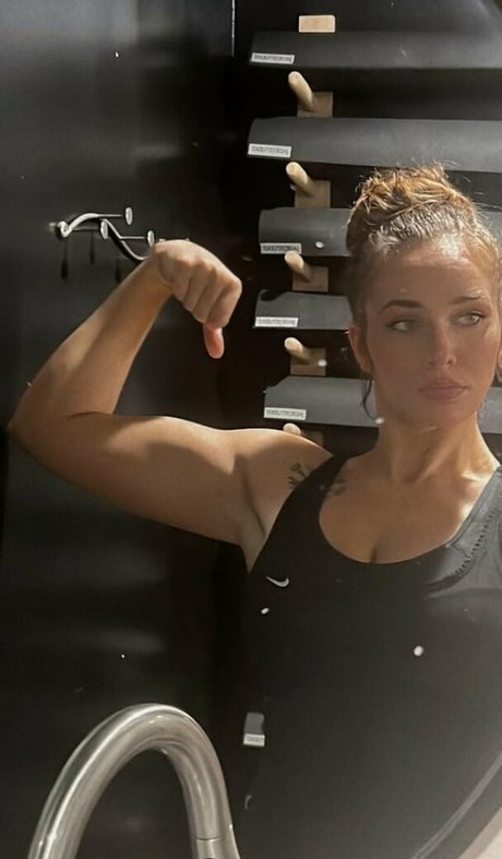 Ella Estrid ポルノモデル 写真