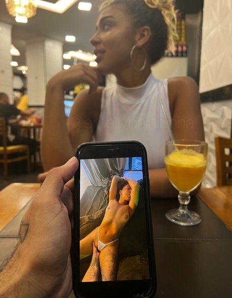 Emelly Souza 完璧なモデル 画像