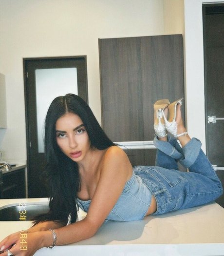 Osiris Mendez アダルトスター 写真