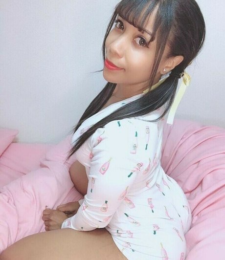 アジア人 JOI オンリーファンズ 裸 画像