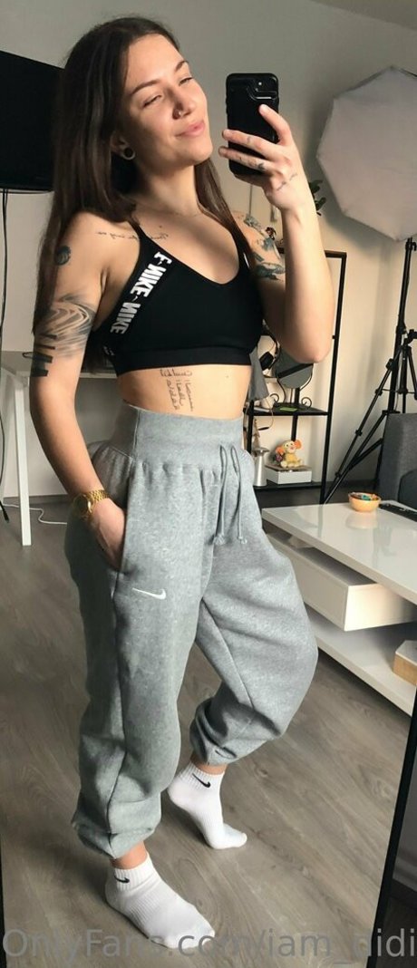 脱衣オンリーファンズ ホットxxx アーカイブ