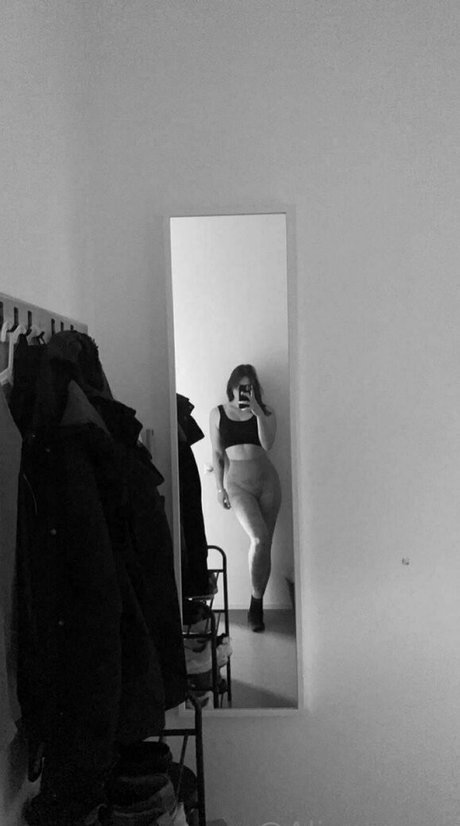 大きな乳首オンリーファンズ セクシーxxx 写真