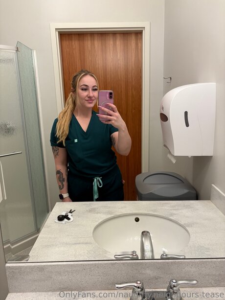 Naughty Neighbours Tease セックスポルノスター 写真