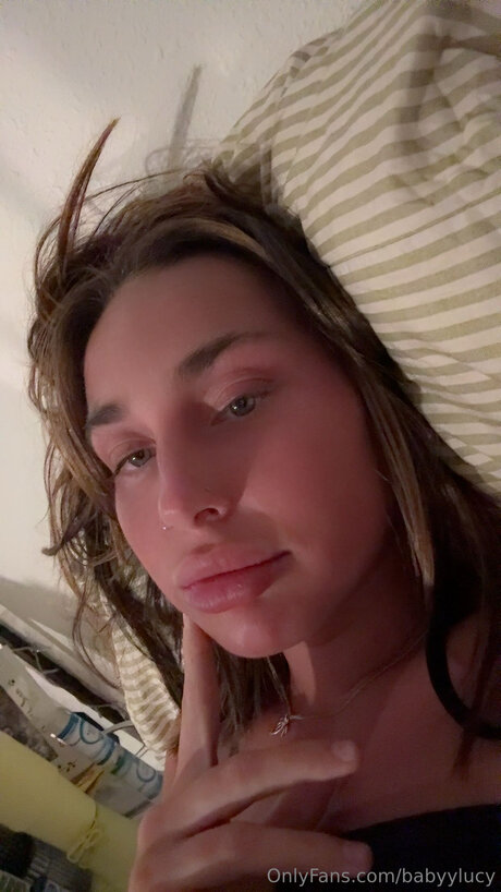 Babyylucy XXXモデル 画像