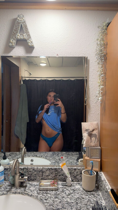Babyylucy xxx女優 画像