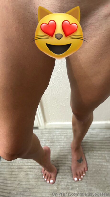 Alexisyogafeet top profile image