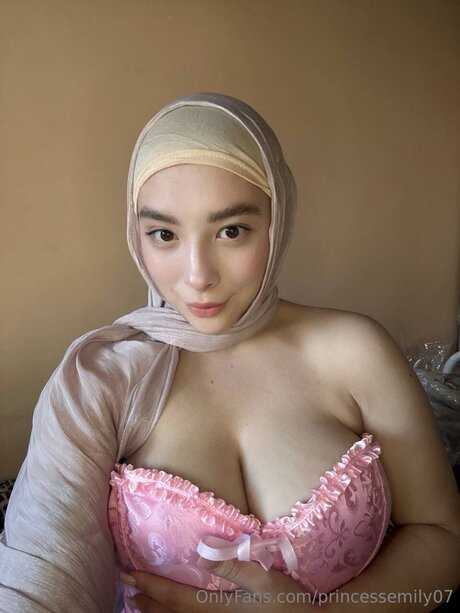 Princessemily07 ヌード女優 ギャラリー