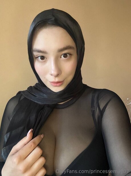 Princessemily07 スター xxx ギャラリー