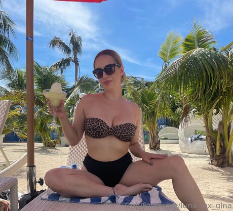 美しいアジア人オンリーファンズ ホットxxx 写真