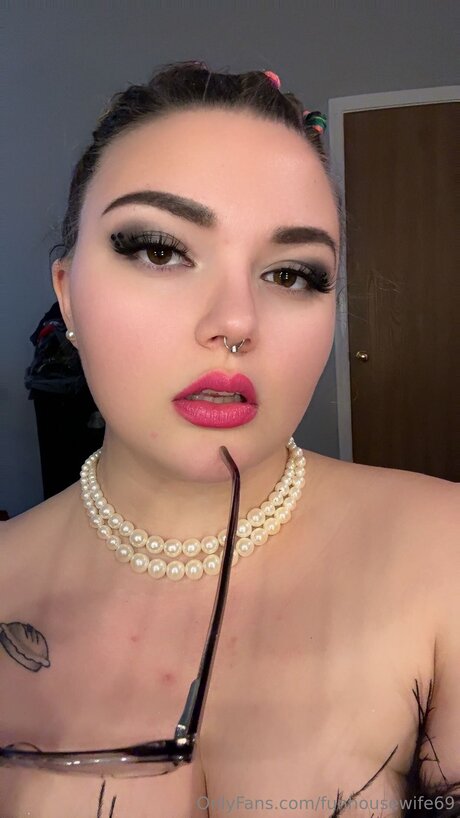 Funhousewife69 ホットスター 写真