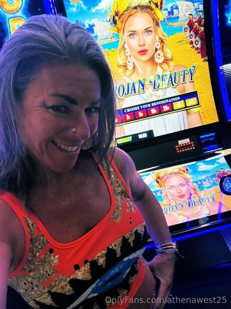 ギャングオンリーファン 美しい裸 画像