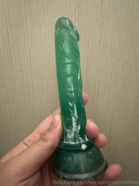 Seraphinastormfree ポルノスター ヌード 画像