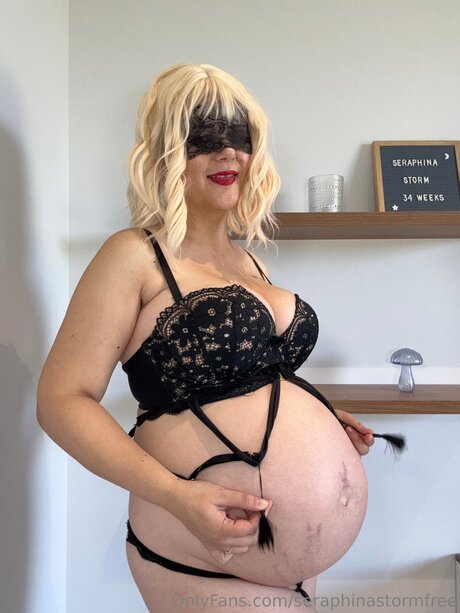 Seraphinastormfree xxxモデル 写真