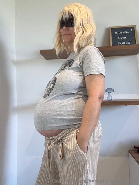 Seraphinastormfree エロティックなスター 写真