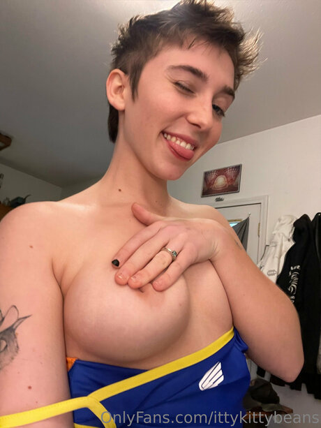 Ittykittybeans 美しいモデル 画像