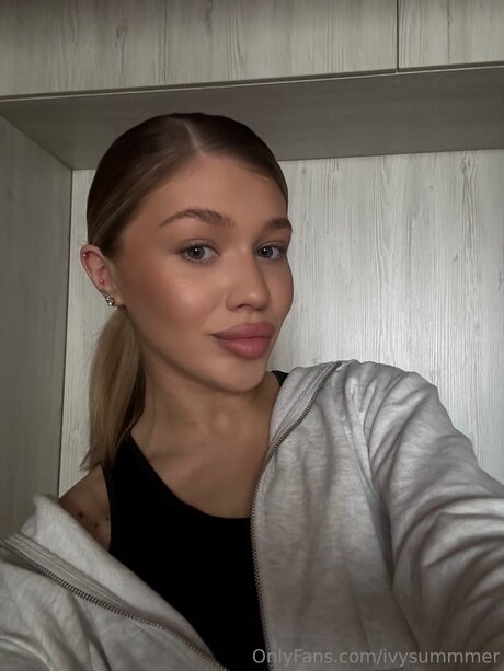 Ivysummmer ポルノスター ヌード 写真