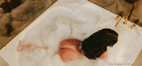 BBW パウグ オンリーファンズ エロチック 写真