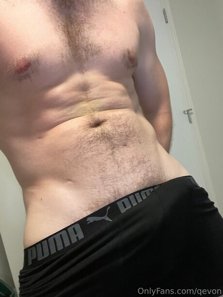 Qevon xxxポルノスター ギャラリー