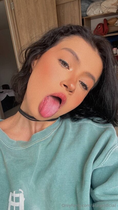 Alayaoficial 美しいポルノスター 写真