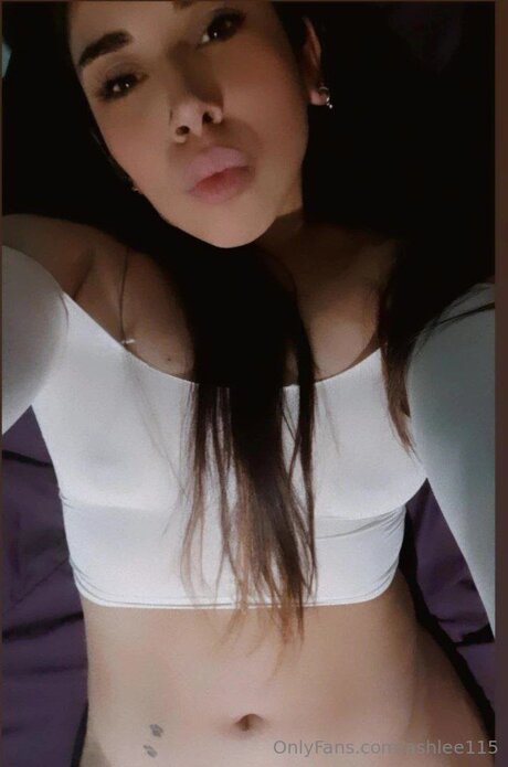 BBC フェムボーイ オンリーファンズ セクシー 画像