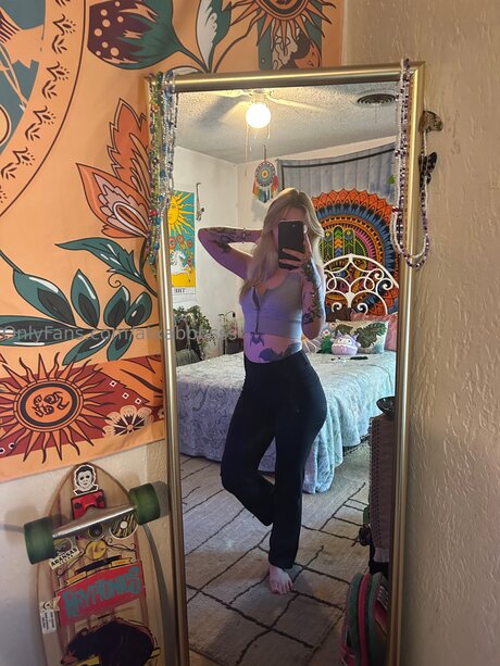 裸のシャワー オンリーファンズ アートポルノ 写真