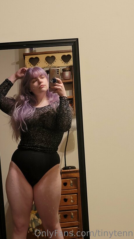 Tinytenn かわいいポルノスター アーカイブ