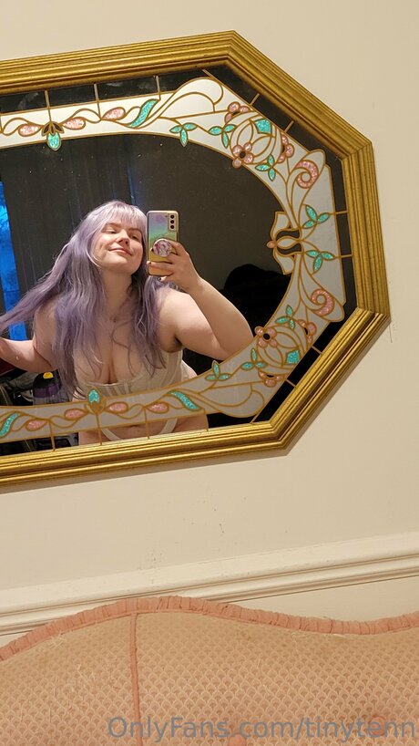 Tinytenn ヌードのポルノスター 画像