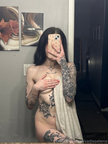 Sadieselena エロティックなスター 画像
