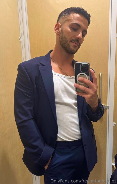 Freeantoniovelez かわいいポルノスター 画像