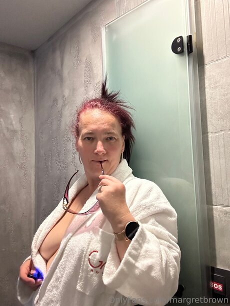 熟女潮吹きオンリーファンズ エロチック 写真