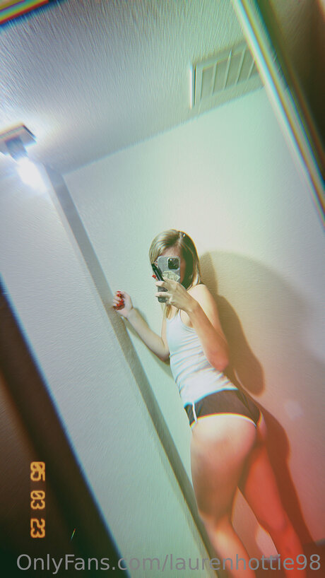 Laurenhottie98 美しいモデル 画像