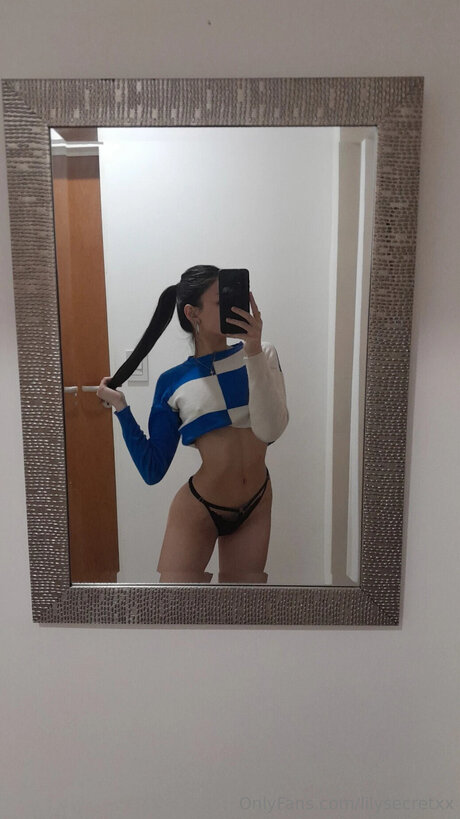 Lilysecretxx アダルトモデル 写真