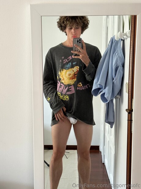 巨乳クーガーオンリーファンズ アートxxx 写真