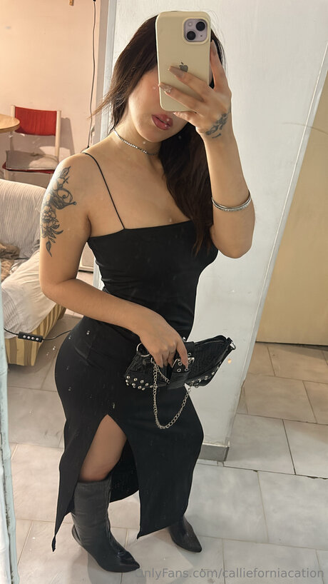 エボニーギルフオンリーファンズ セクシーヌード 写真
