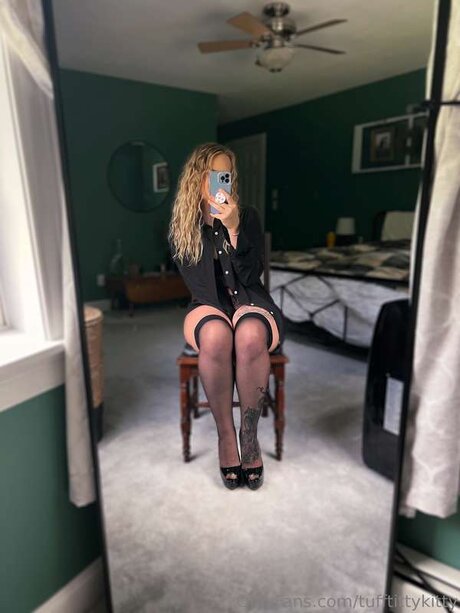 Tufftittykitty アート女優 画像