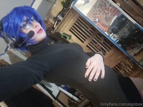 足を舐めるオンリーファンズ ヌード 写真