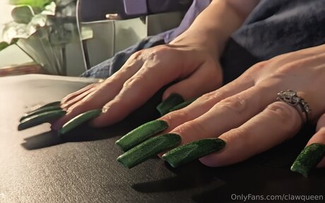 Clawqueen ヌード女優 写真