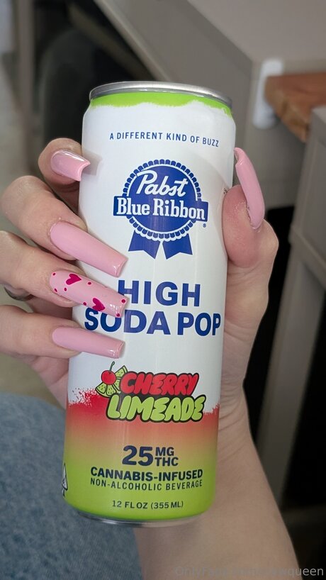 Clawqueen ポルノモデル 写真