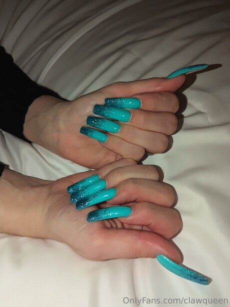 Clawqueen ポルノスター 裸 写真