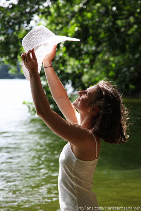 Clarissarosanaroth ポルノスター ヌード 画像