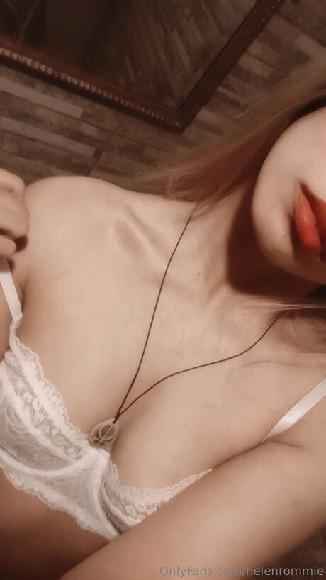 アジア人の巨根オンリーファンズ セクシー 画像