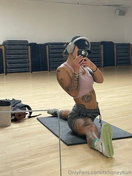 Tkhoneybun セクシーなスター 写真