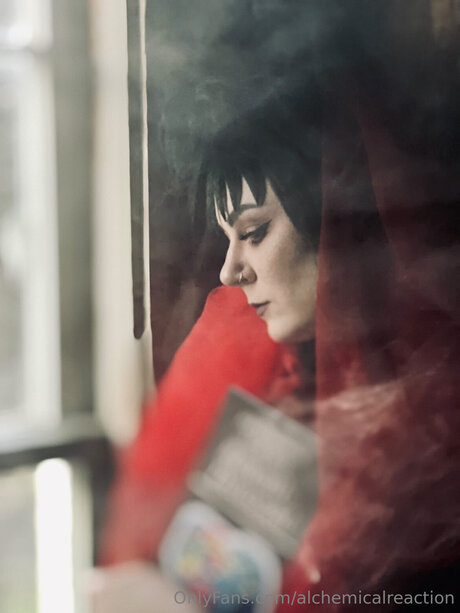 茶色の目のキティオンリーファンズ セクシーxxx 写真