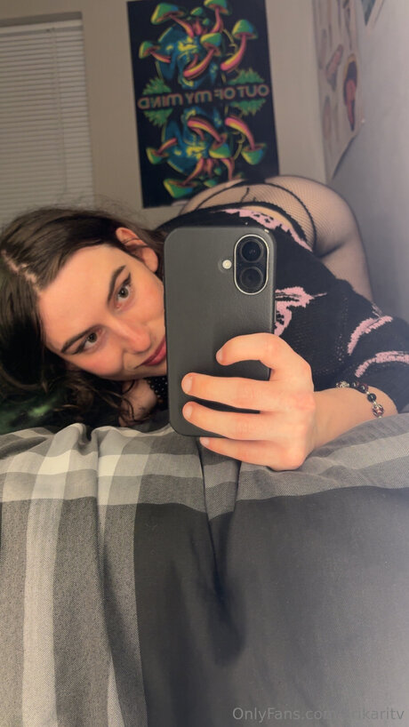 ティーンディルドオンリーファンズ ポルノグラフィック 写真