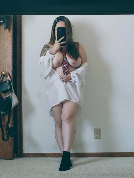 Officialjulieyang 美しいスター 写真