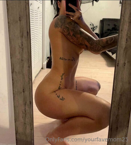 Yourfavemom25 ポルノスター パーフェクト 写真