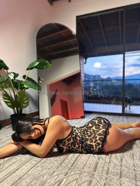 Marfe Okkk 素敵なモデル 写真
