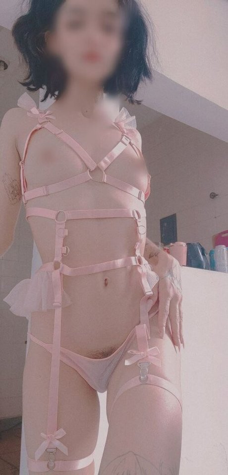 ブロンドのおっぱいオンリーファンズ トップ 画像